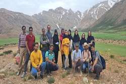 تعدادی از دانشجویان دانشگاه شهرکرد از کوه کلار و تالاب گاوخونی بازدید کردند